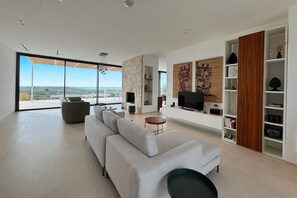 TV - Luxury residence with pool - Terra di Bertolino in Menfi - DiCasaInSicilia (Menfi)