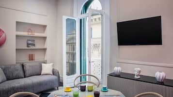 Apartment, Balkon, Stadtblick | Wohnbereich