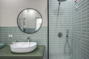 Condo, Balcony | Bathroom | Shower, hair dryer, towels, toilet paper - Lady Rose One (Naples)
