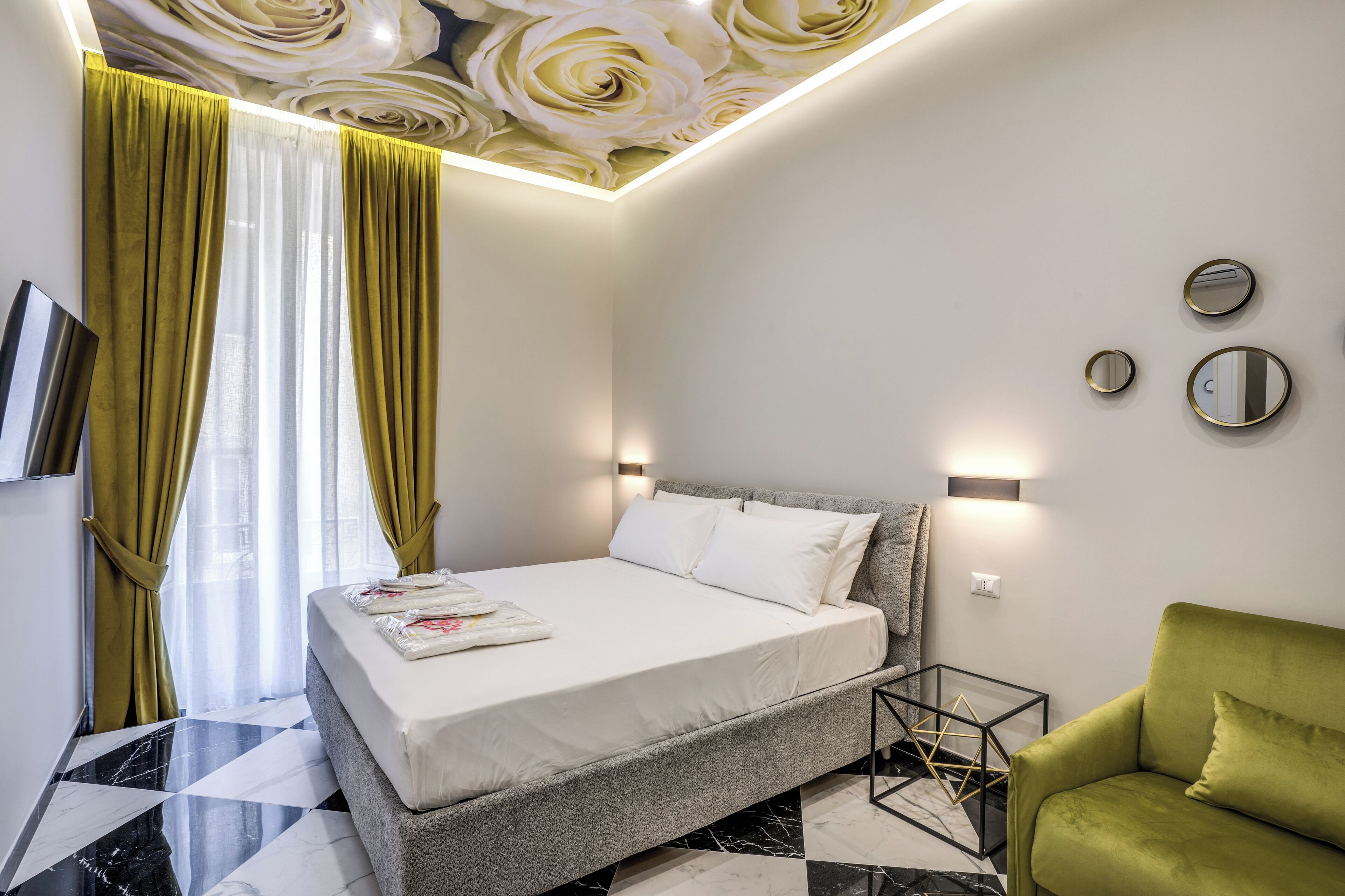 Apartment, Balkon | Kostenlose Babybetten, Bettwäsche