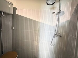 Deluxe-Apartment, Haustiere gestattet, Stadtblick | Badezimmer