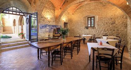 Wonderful castle, lovingly restored and panoramic view of Perugia and Tuscany.
