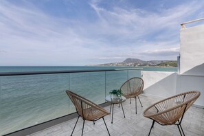 Property grounds - MarioLuxury Seafront Penthouse with Jacuzzi (Kalives)