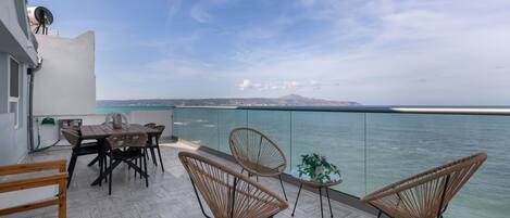 تناول الطعام بالخارج