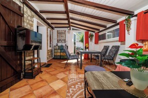 Dining - Family-friendly vacation home in Selce - 100 m to the beach & center (Crikvenica)