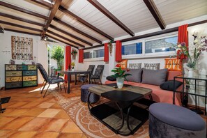 Dining - Family-friendly vacation home in Selce - 100 m to the beach & center (Crikvenica)