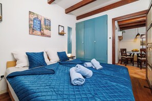 3 camere, una cassaforte in camera, Wi-Fi gratuito, lenzuola