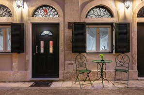 Estúdio conforto, vista para a cidade | Detalhe da fachada