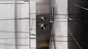 Comfort Studio, City View | Bathroom