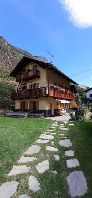 Esterni