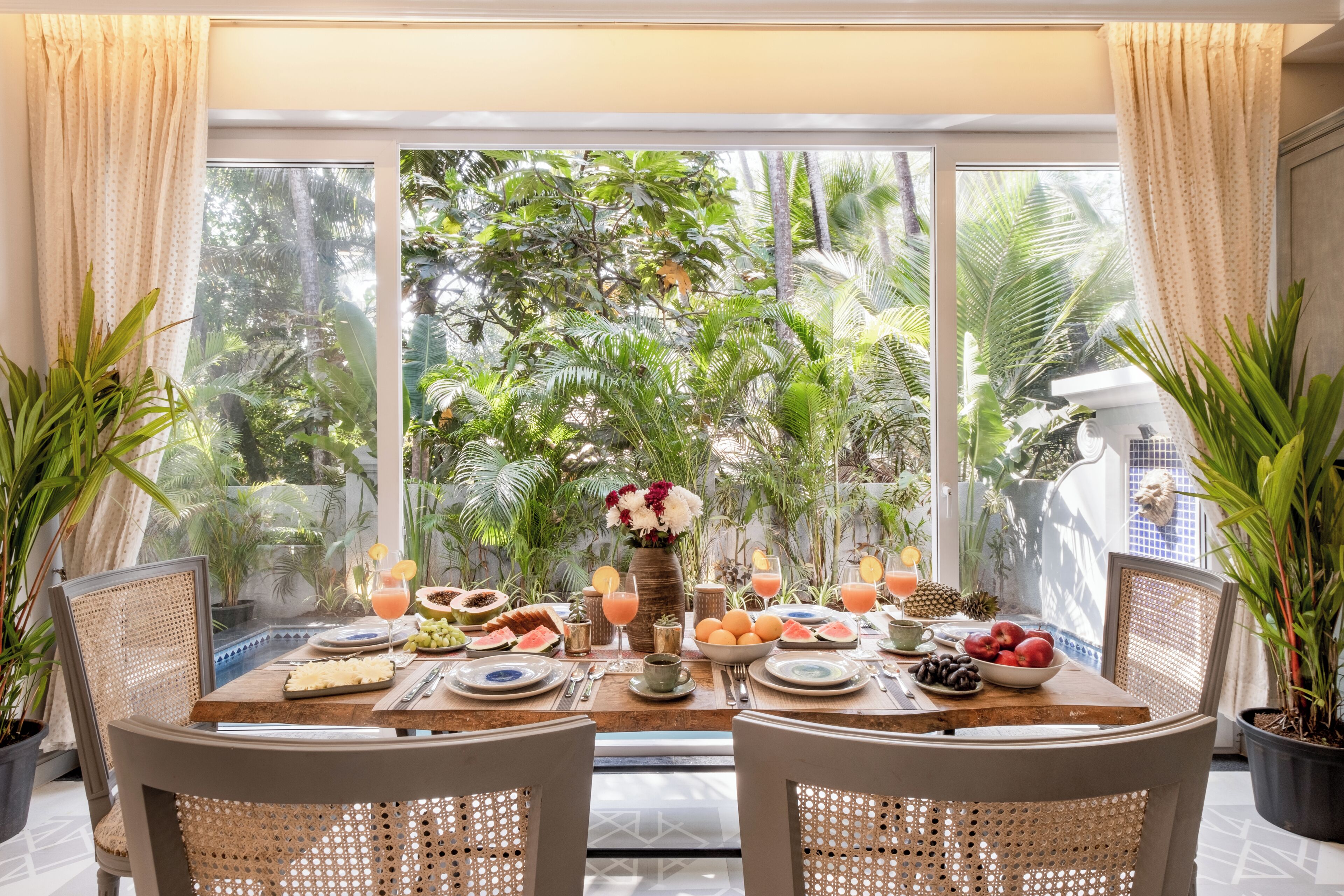 Villa, 4 Bedrooms | Dining