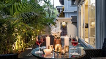 Villa, 4 Bedrooms | Terrace/patio