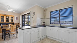 Fridge, microwave, dishwasher, toaster - 9 23-25 Lake Street by Pacific Coast Holidays (Forster)