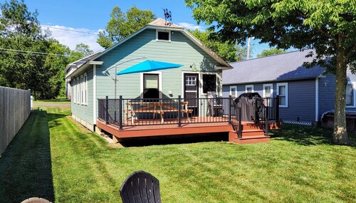 Family Cottage No. 6 ☼ in charming Put-in-Bay Sleeps 6