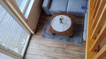 Casa, 3 quartos, varanda | Área de estar | Livros