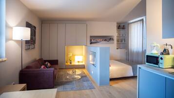 Iron/ironing board, travel cot, free WiFi, bed sheets