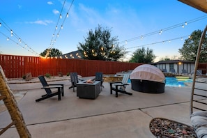 Terrace/patio - Large Groups' Luxury House Pool Sleep 22 (Round Rock)