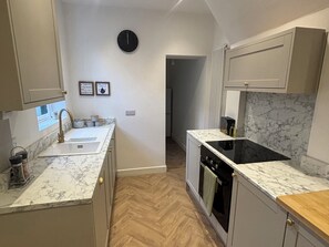 Cottage | Private kitchen - Crown Cottage (Belper)