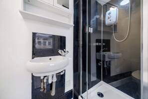 Bathroom - Bright Studio | 3 Min Walk to West Kensington Tube (Greater London)