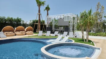 Piscina externa, barracas