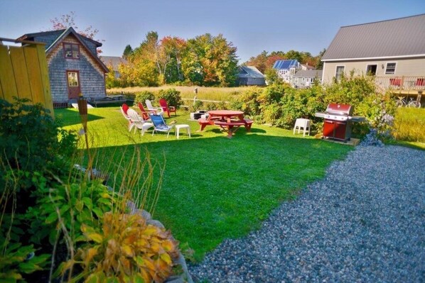 Outdoor dining - 5 Bedroom cottage in Ocean Park (Old Orchard Beach)
