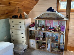Children’s area - 4 Bedroom 2.5 Bath house in Kinney Shores (Saco)