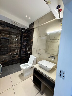 Bathroom - HOTEL LA SERA (Srinagar)