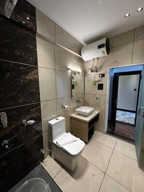 Bathroom - HOTEL LA SERA (Srinagar)