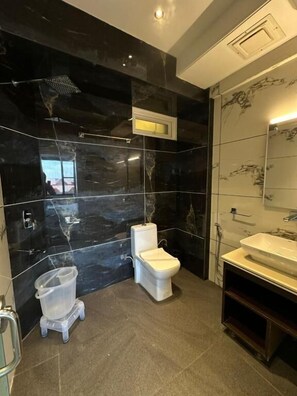 Bathroom - HOTEL LA SERA (Srinagar)