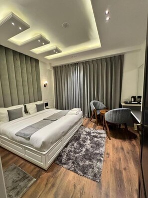 Deluxe Double Room, City View - HOTEL LA SERA (Srinagar)