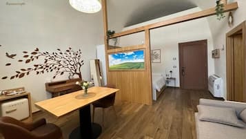 Deluxe Double or Twin Room, Patio, Courtyard View