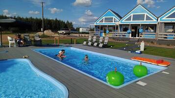 Casa, 3 quartos, varanda | Piscina