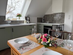 Geladeira, fogão, cooktop, lava-louças