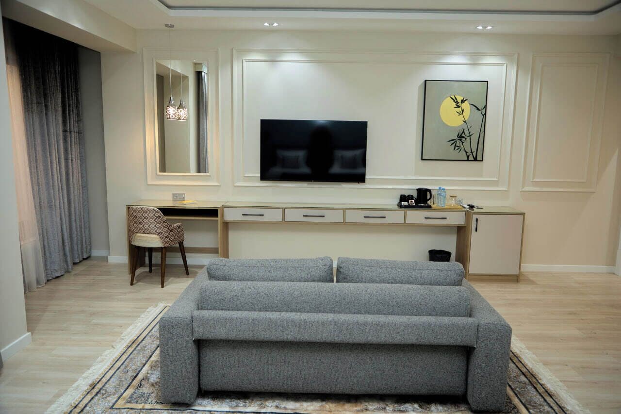 Double or Twin Room | Living area