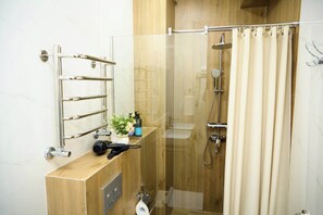 ダブルまたはツインルーム | バスルーム