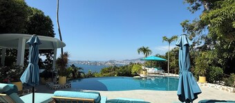 “Tranquilidad • Privacidad • Exclusividad”  Las Brisas Acapulco Luxury Villa
