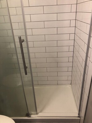 Hair dryer, towels, soap, toilet paper - Cozy 1-bedroom apartment with AC in fabulous Atlanta-Long term, (Atlanta)