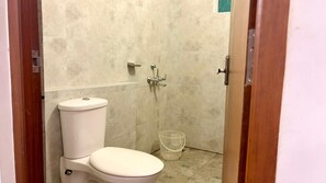 Standard-Doppelzimmer, 1 King-Bett, Buchtblick | Badezimmer