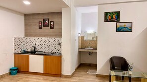 Habitación estándar doble, 1 cama de matrimonio grande, vistas a la bahía | Interior