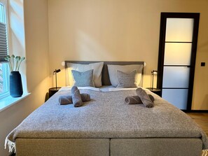 1 Schlafzimmer, Schreibtisch, BĂŒgeleisen/BĂŒgelbrett, kostenloses WLAN