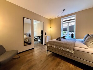 1 Schlafzimmer, Schreibtisch, BĂŒgeleisen/BĂŒgelbrett, kostenloses WLAN
