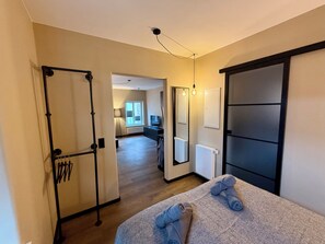 1 slaapkamer, een strijkplank/strijkijzer, gratis wifi, beddengoed