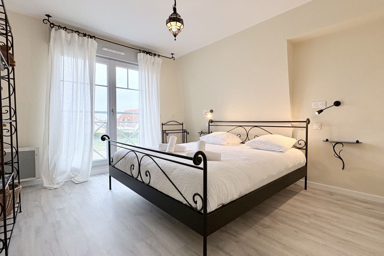 2 chambres, lit parapluie