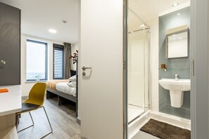 Habitación individual, no fumadores | Cortinas opacas y wifi gratis