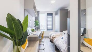Single Room, Non Smoking | Blackout curtains, free WiFi