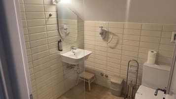 Kamar Triple | Kamar mandi