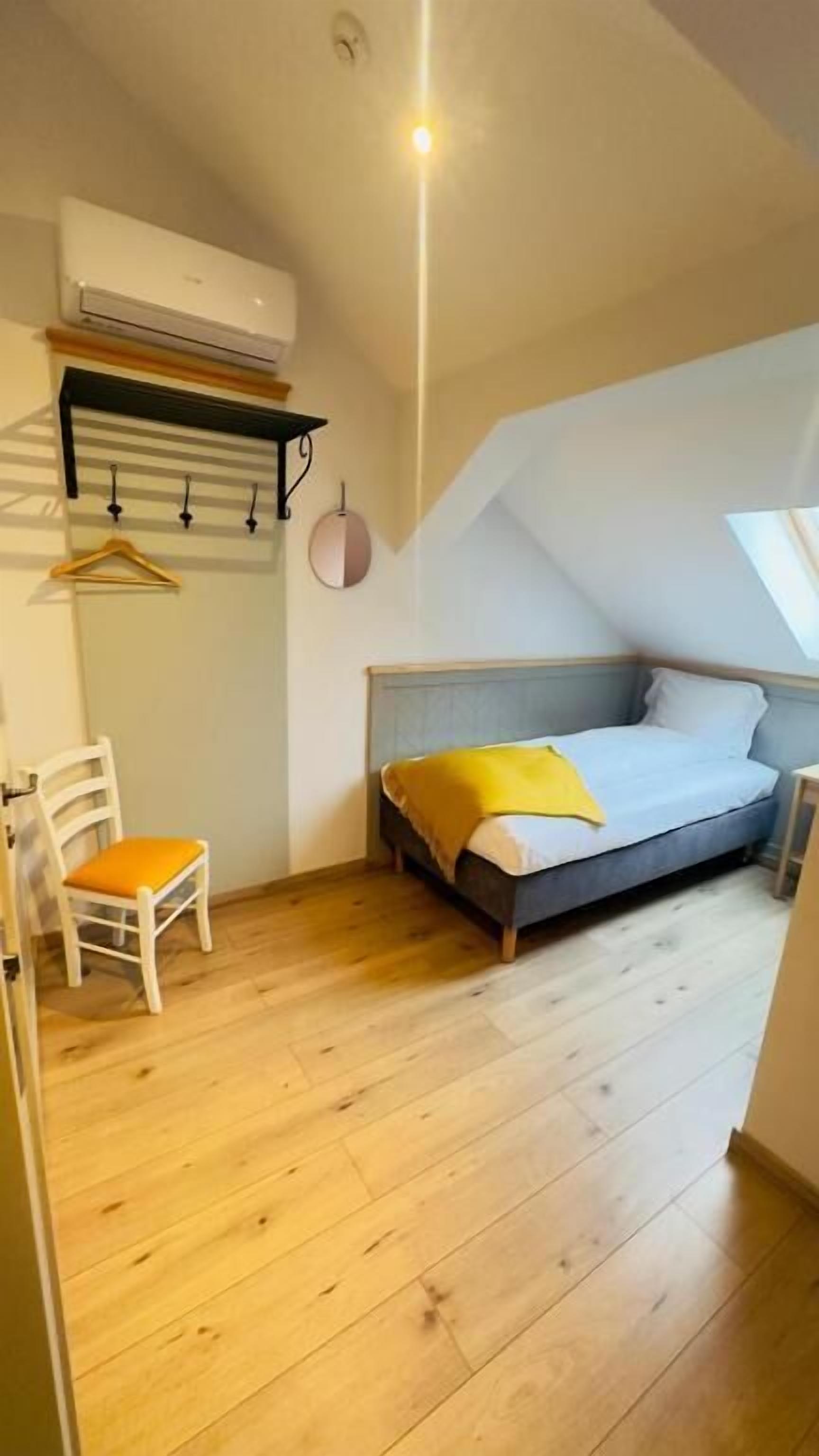 Kamar Twin | Interior