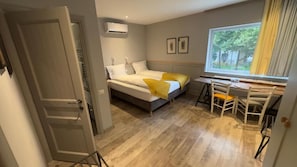 Double Room | Free WiFi, bed sheets - Villa Piazzetta (Bacău)