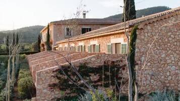 Svit Deluxe - utsikt mot trädgården | Boendeområde