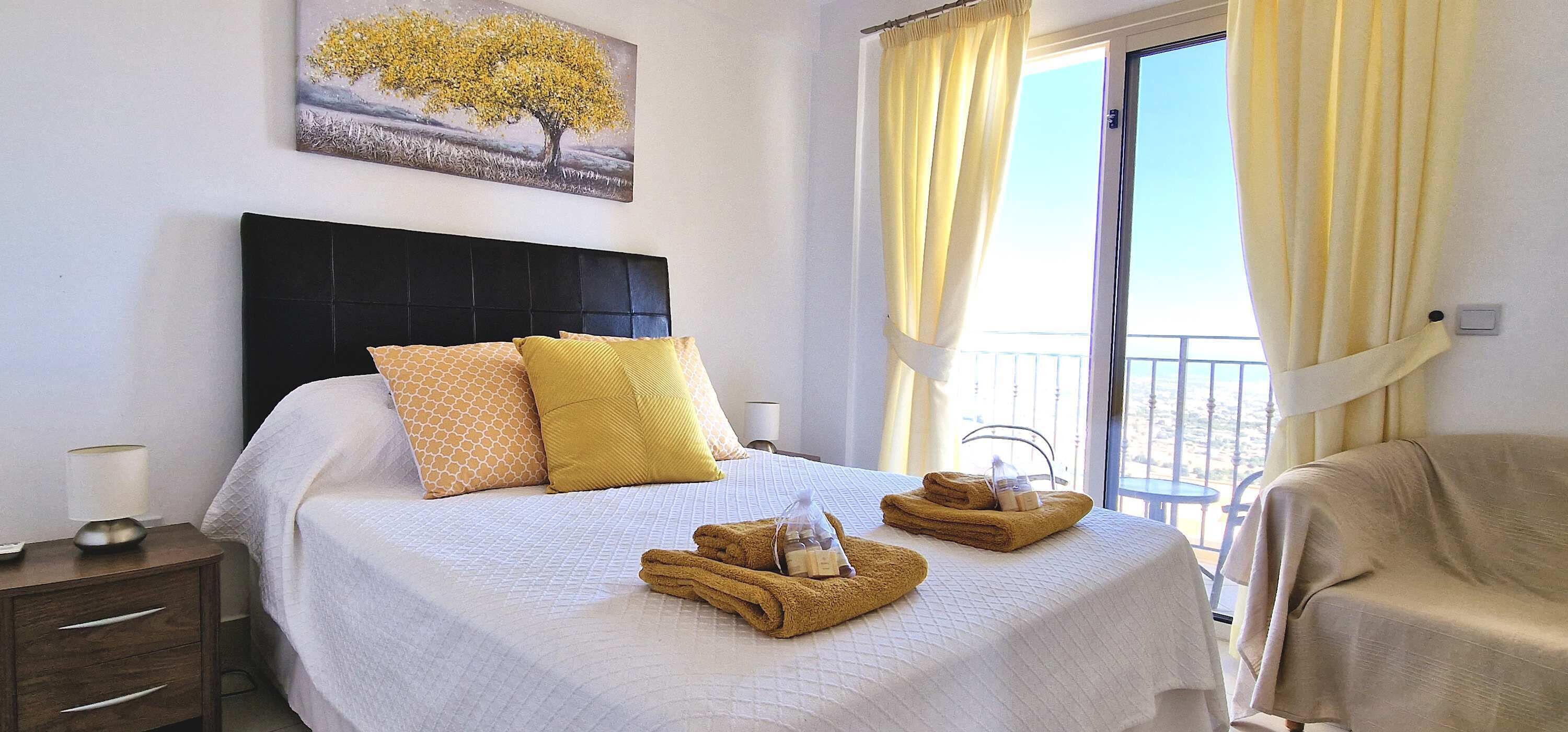 3 bedrooms, iron/ironing board, WiFi (free), bed sheets